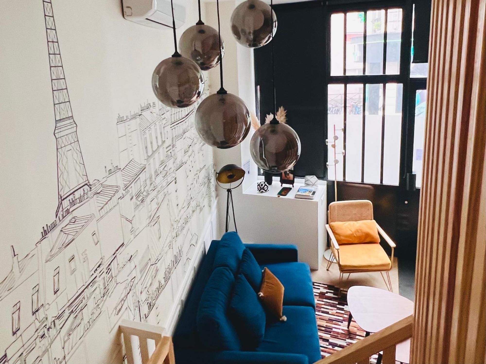Montmartre Marvel! Designer Apartment Near Metro Париж Екстериор снимка