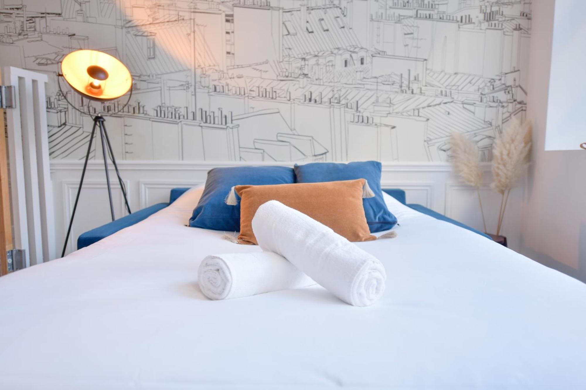 Montmartre Marvel! Designer Apartment Near Metro Париж Екстериор снимка